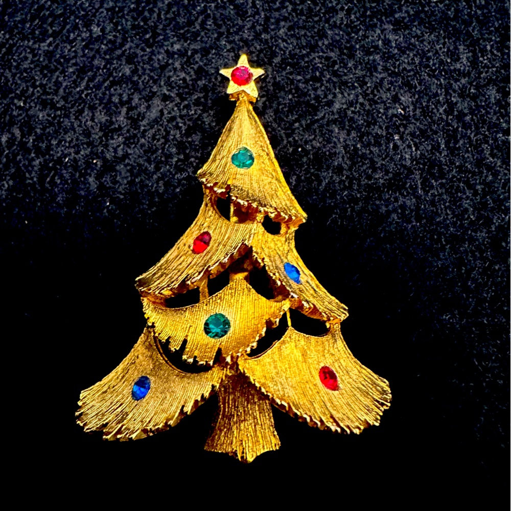 Vintage Signed JJ Christmas Tree Brooch|Pin Gold Tone w/ Multicolor Rhin…